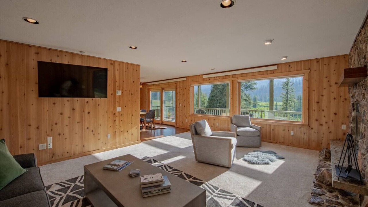 Photo of Livingroom in Game Creek