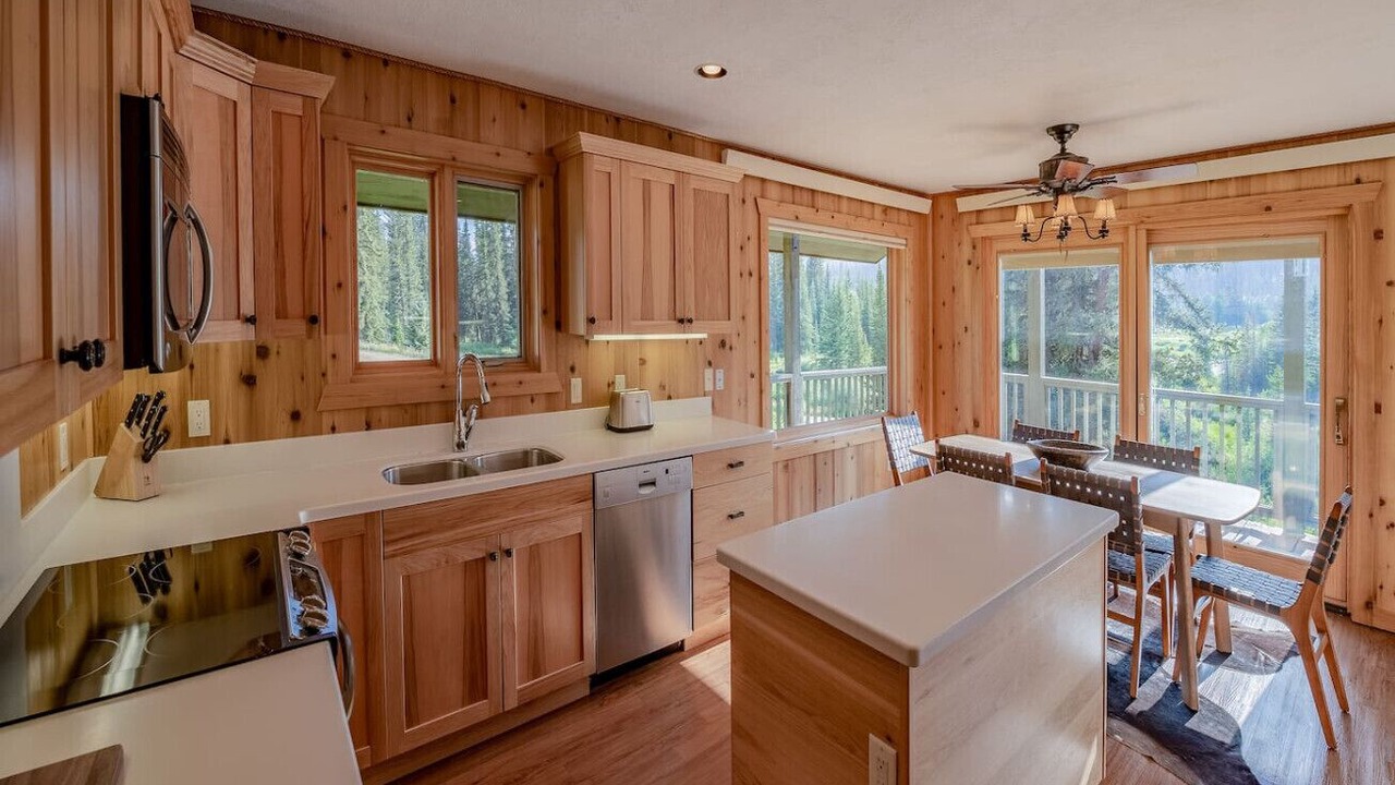 Photo of Kitchen in Game Creek