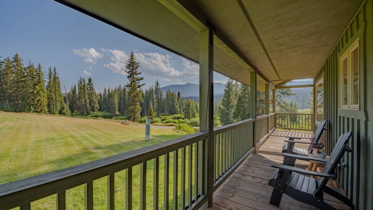 Photo of Patio Balcony in Game Creek