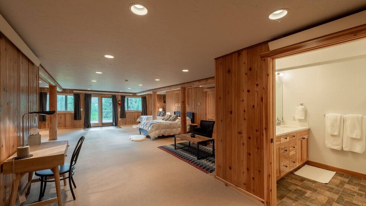 Photo of Bedroom in Game Creek
