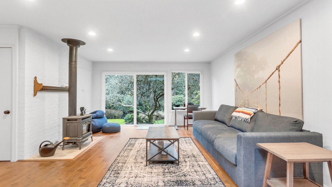 Photo of Livingroom in North Rose Hill