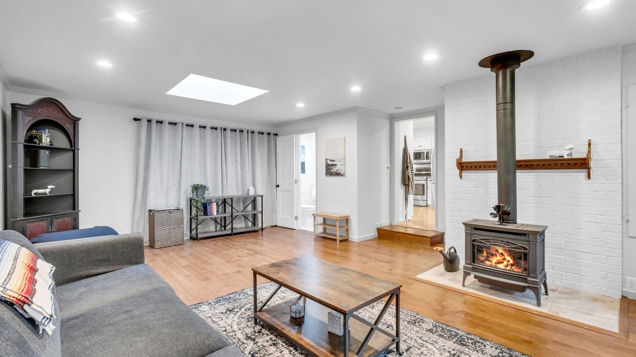 Photo of Livingroom in North Rose Hill