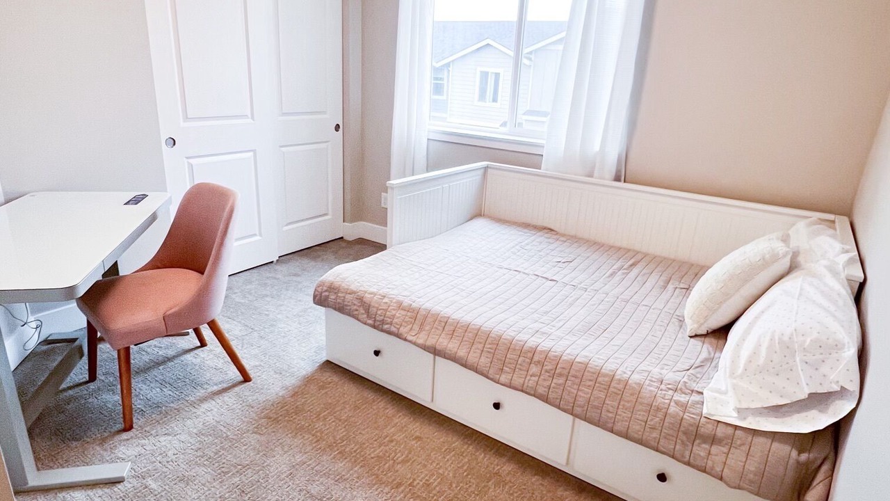 Photo of Bedroom in Brownstown