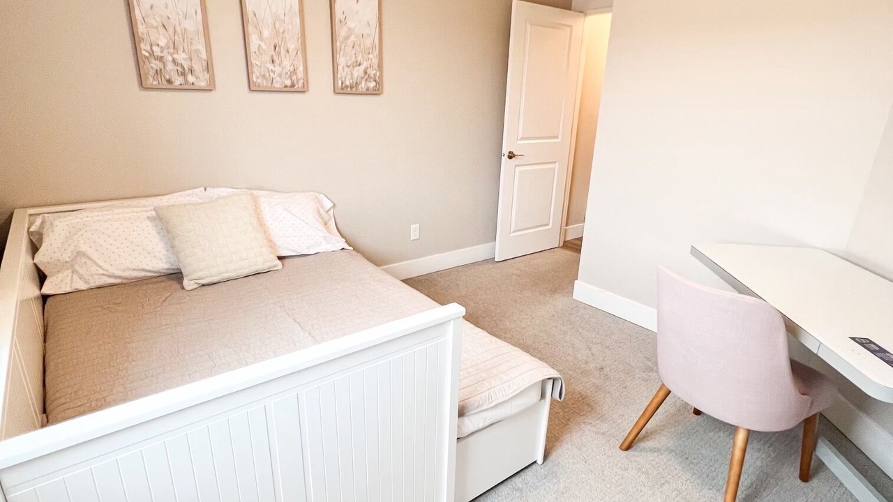 Photo of Bedroom in Brownstown