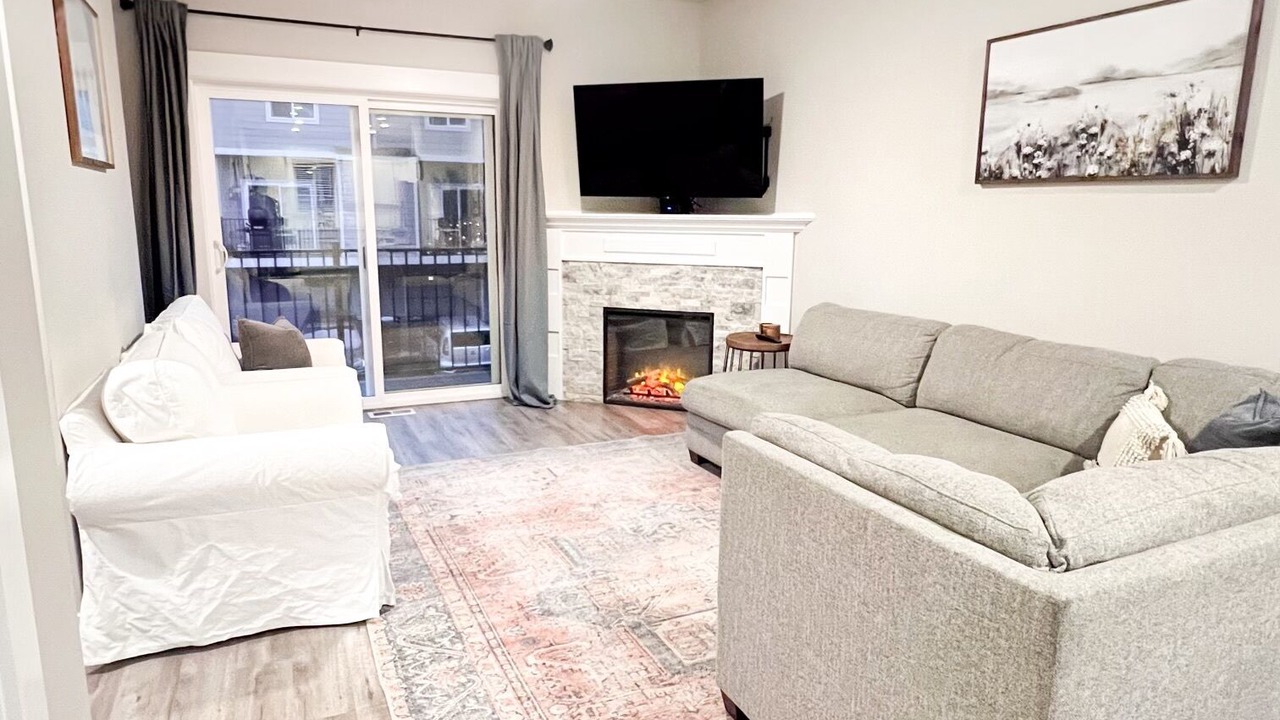 Photo of Livingroom in Brownstown