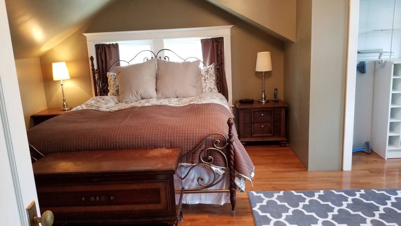 Photo of Bedroom in Sellwood-Moreland