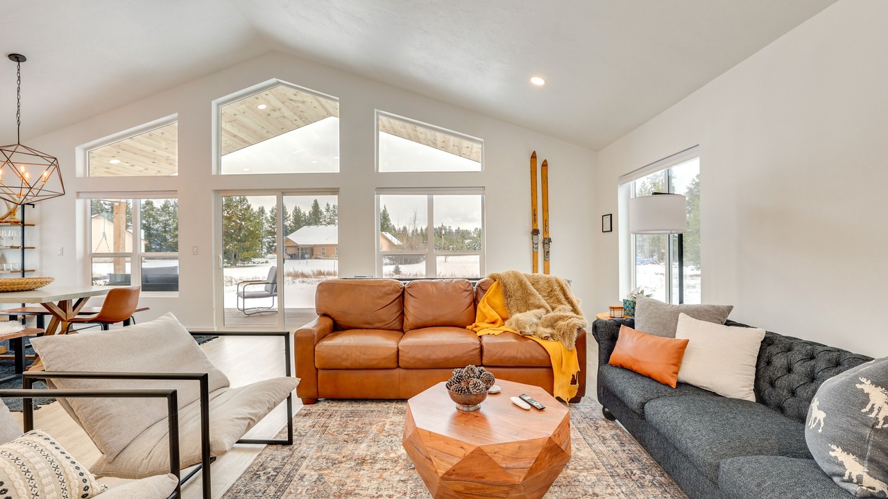 Photo of Livingroom in Fir Grove Estates