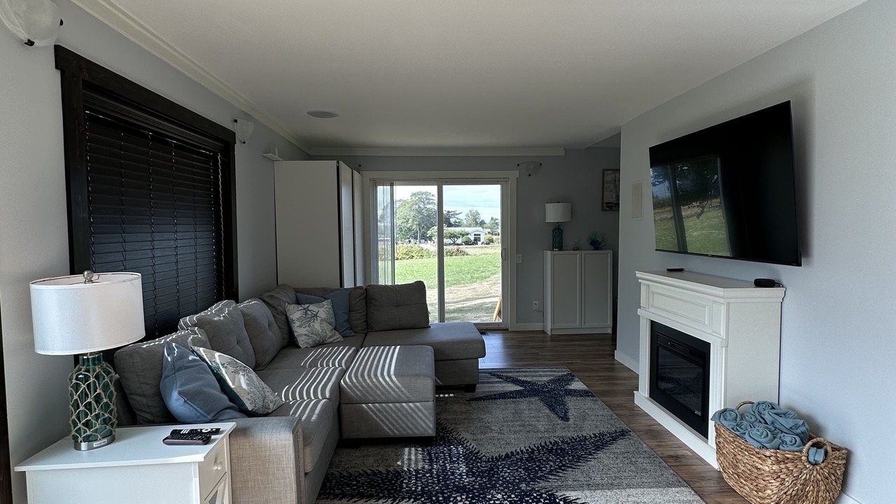 Photo of Livingroom in Point Roberts