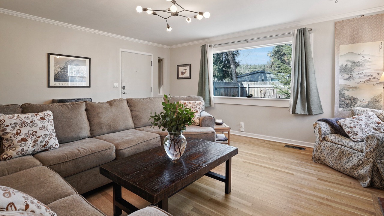 Photo of Livingroom in River West