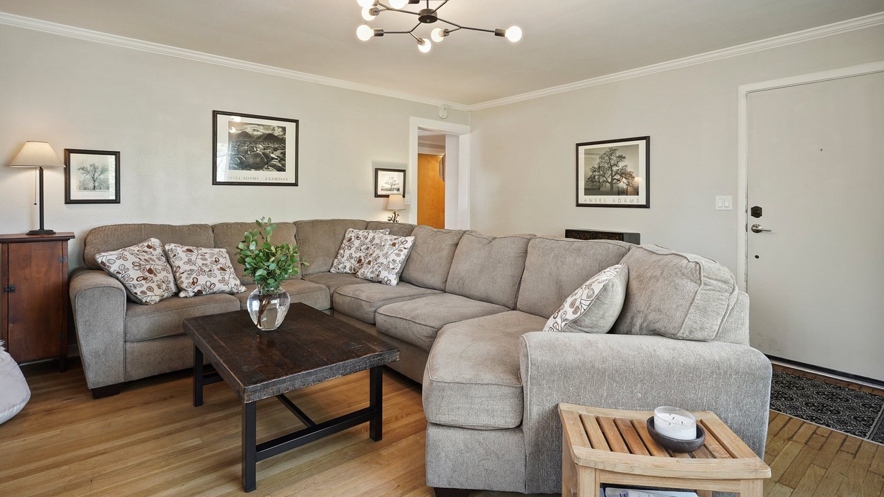 Photo of Livingroom in River West