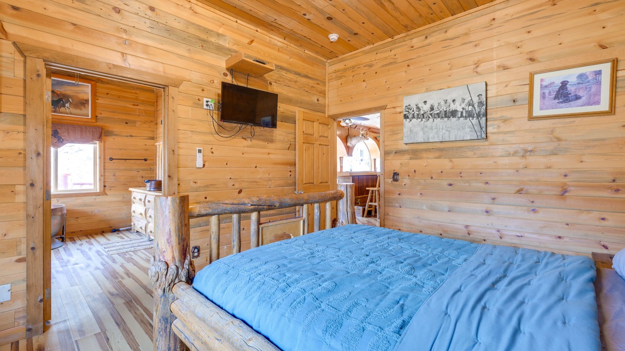 Photo of Bedroom in Salmon