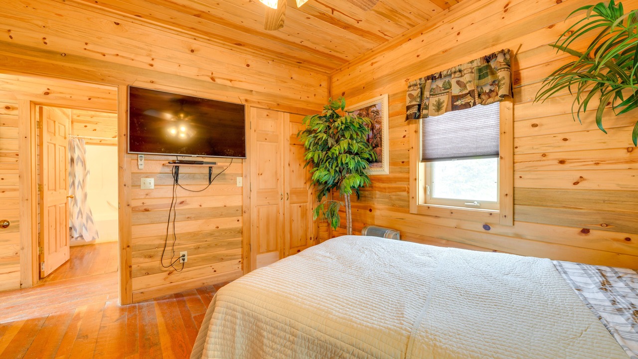 Photo of Bedroom in Salmon