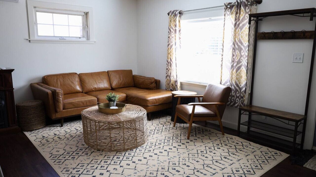 Photo of Livingroom in Downtown Klamath Falls