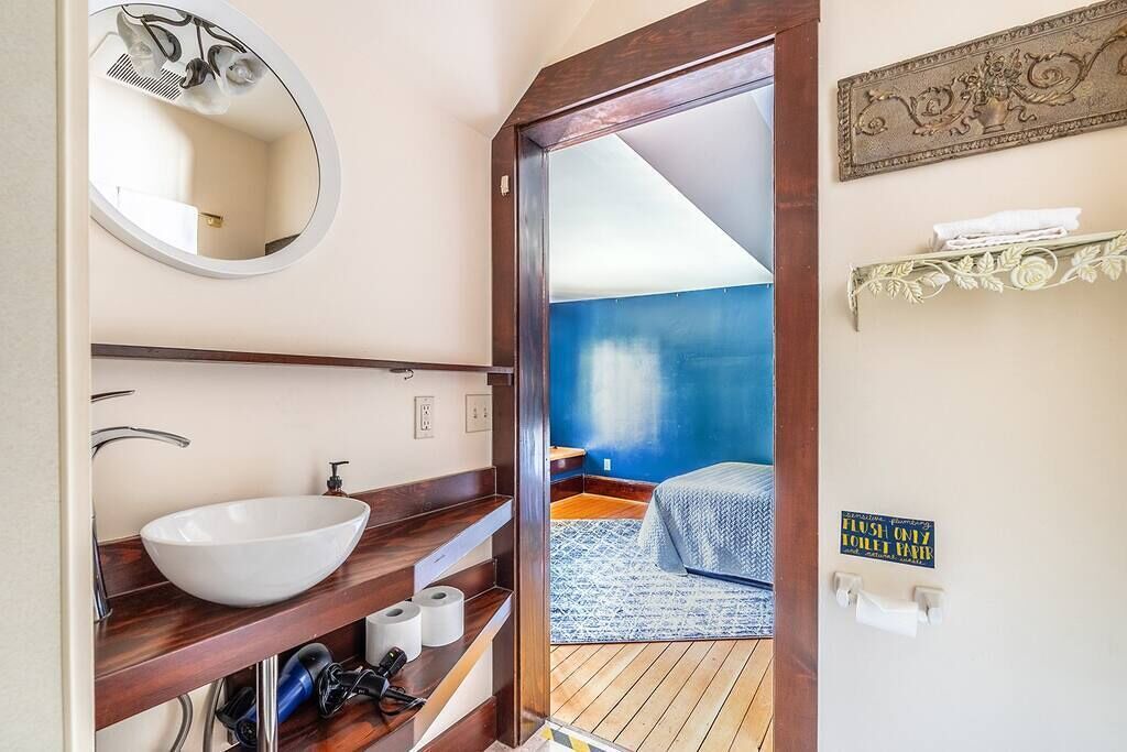 Photo of Bathroom in Broadway