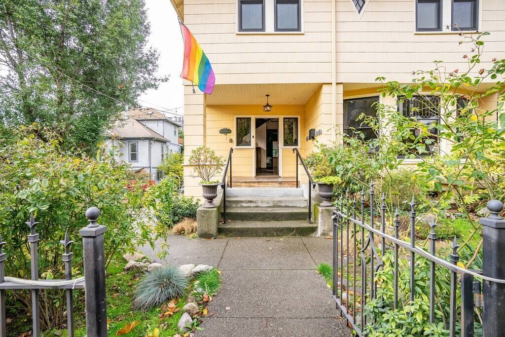 Photo of Outdoor in Broadway