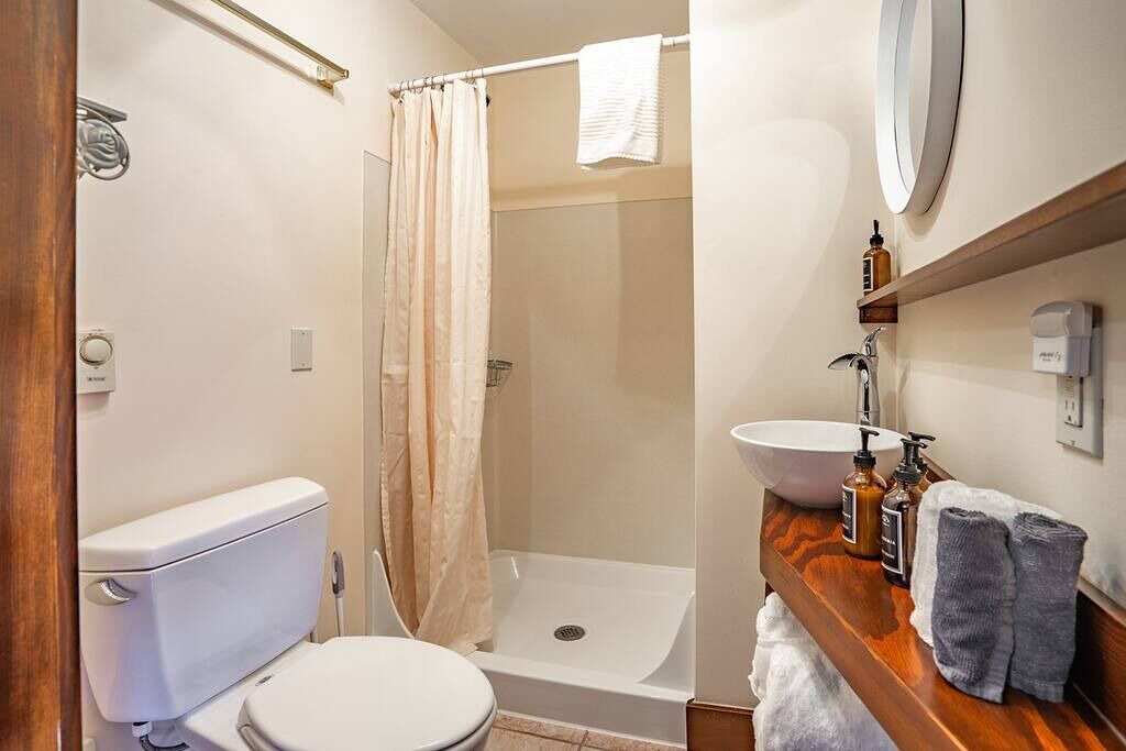 Photo of Bathroom in Broadway