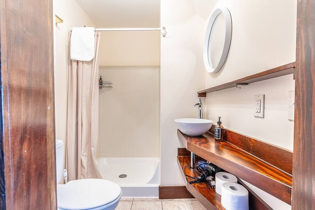 Photo of Bathroom in Broadway