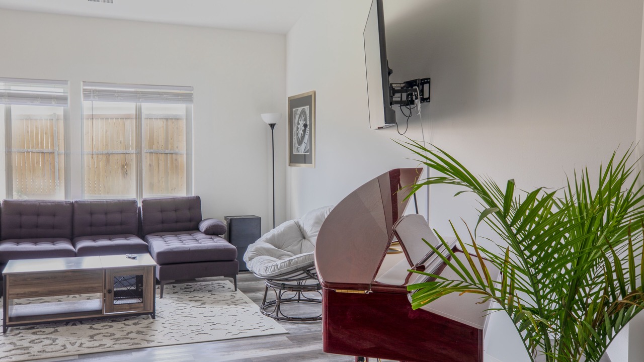 Photo of Livingroom in Spanaway