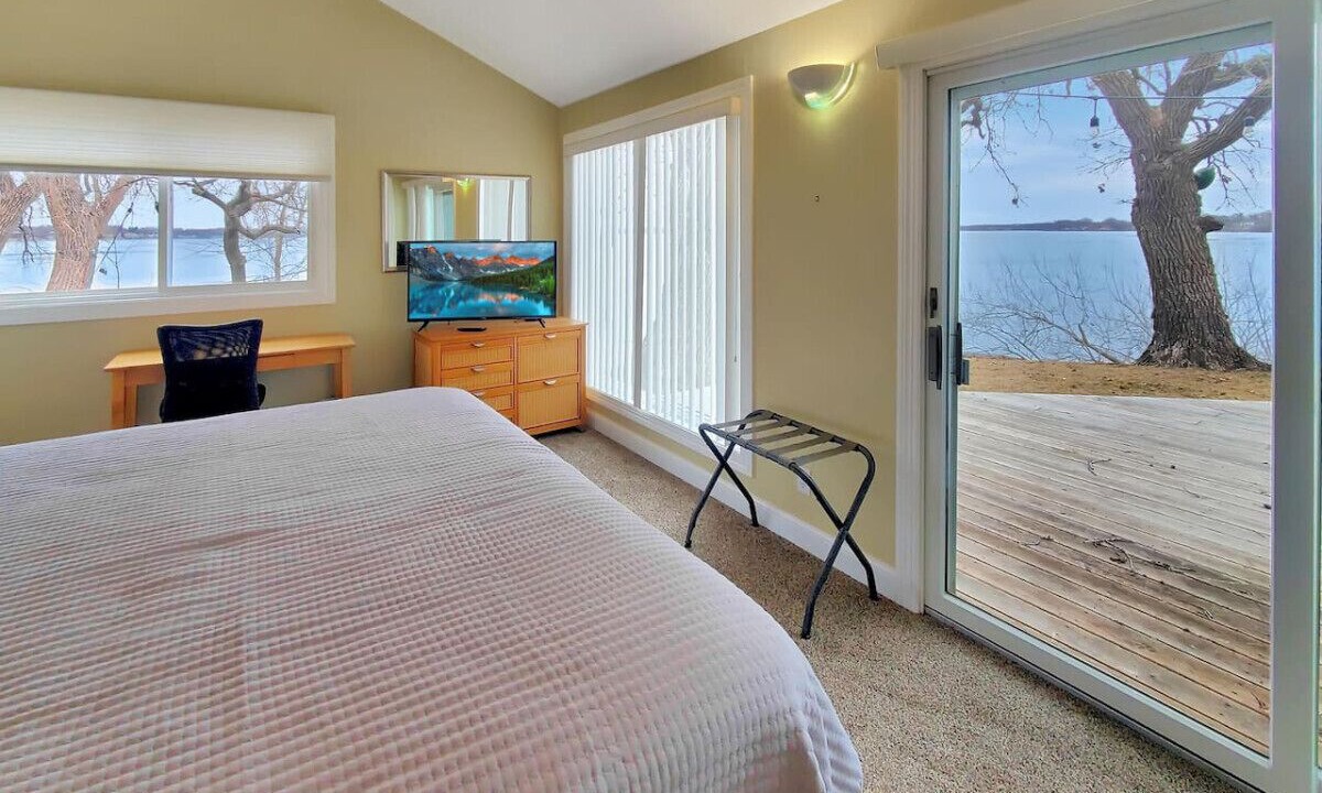 Photo of Bedroom in Arnolds Park