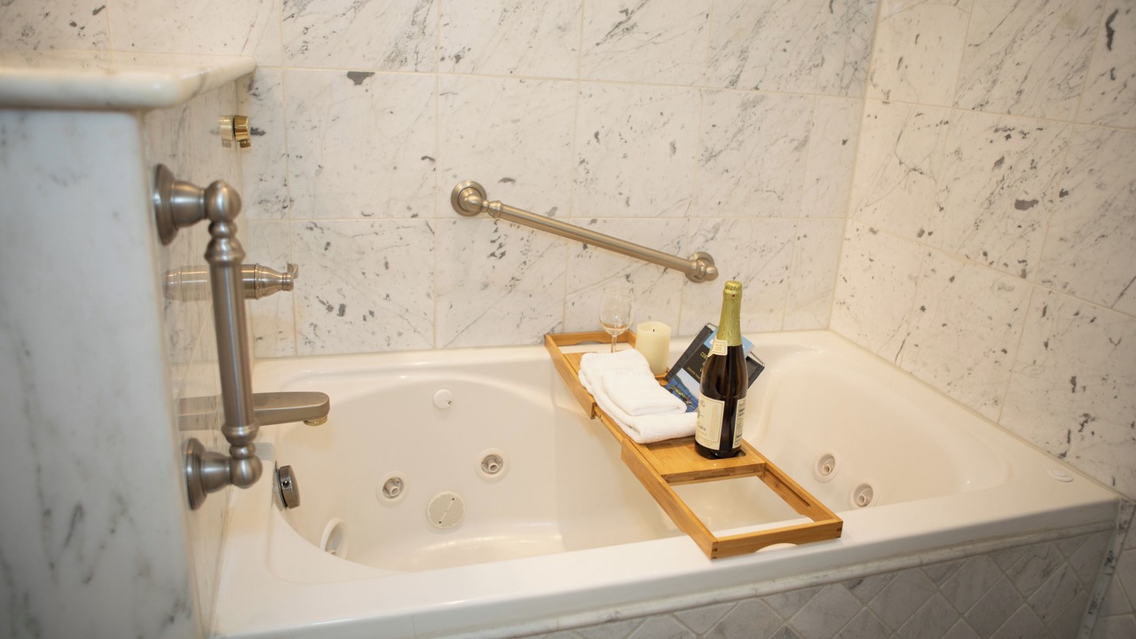 Photo of Bathroom in Fernan Lake Village