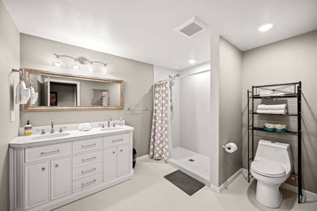Photo of Bathroom in Fernan Lake Village