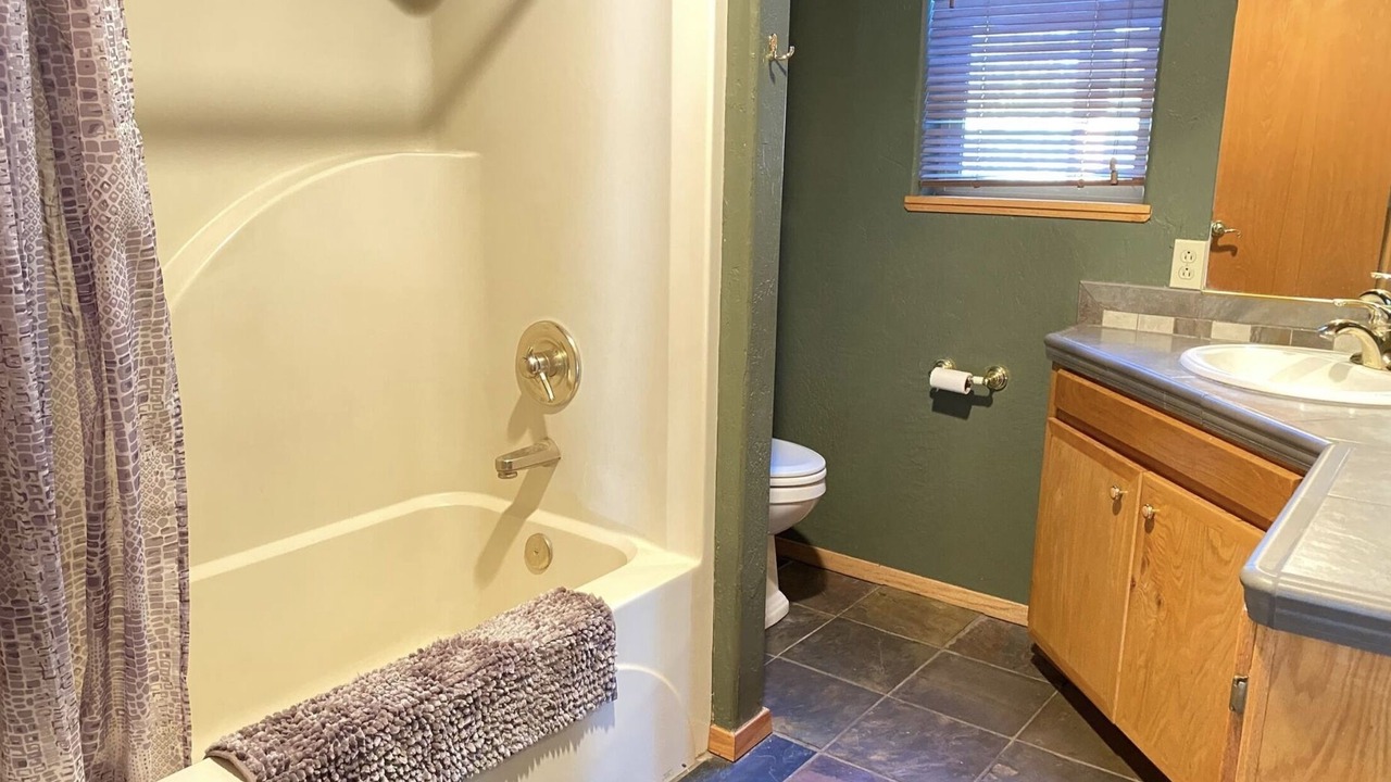 Photo of Bathroom in Weed