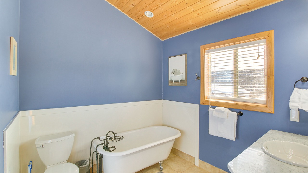 Photo of Bathroom in Sweetwater