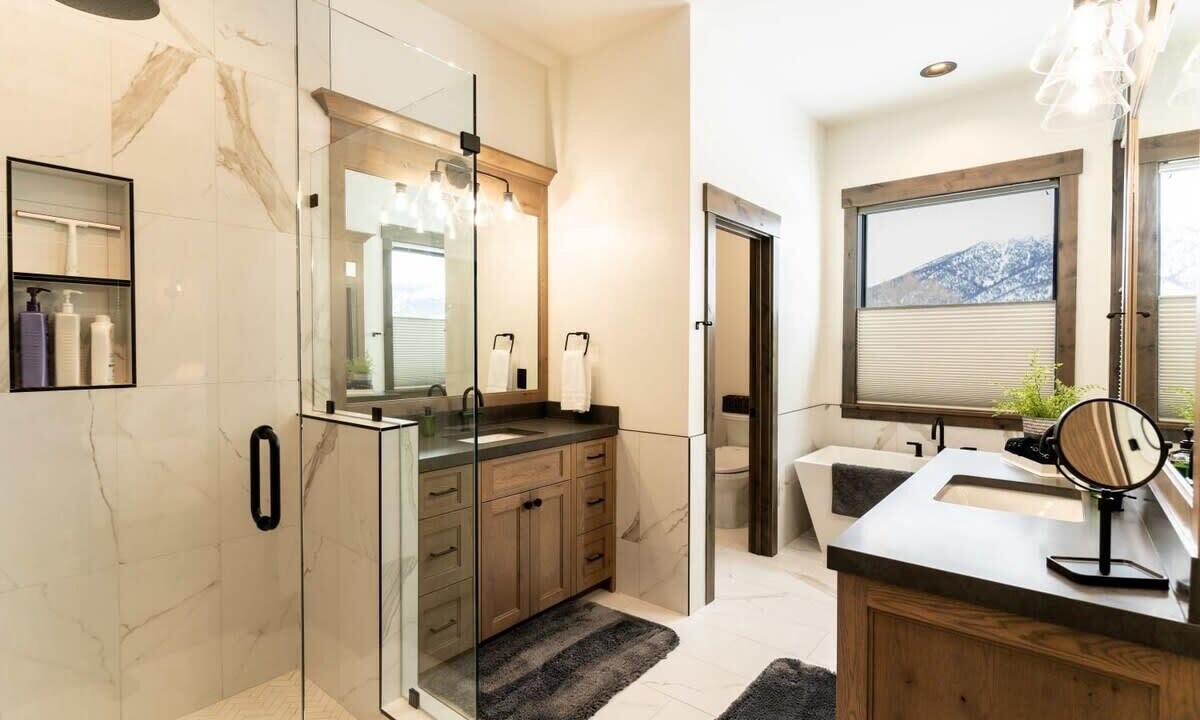 Photo of Bathroom in Island Park