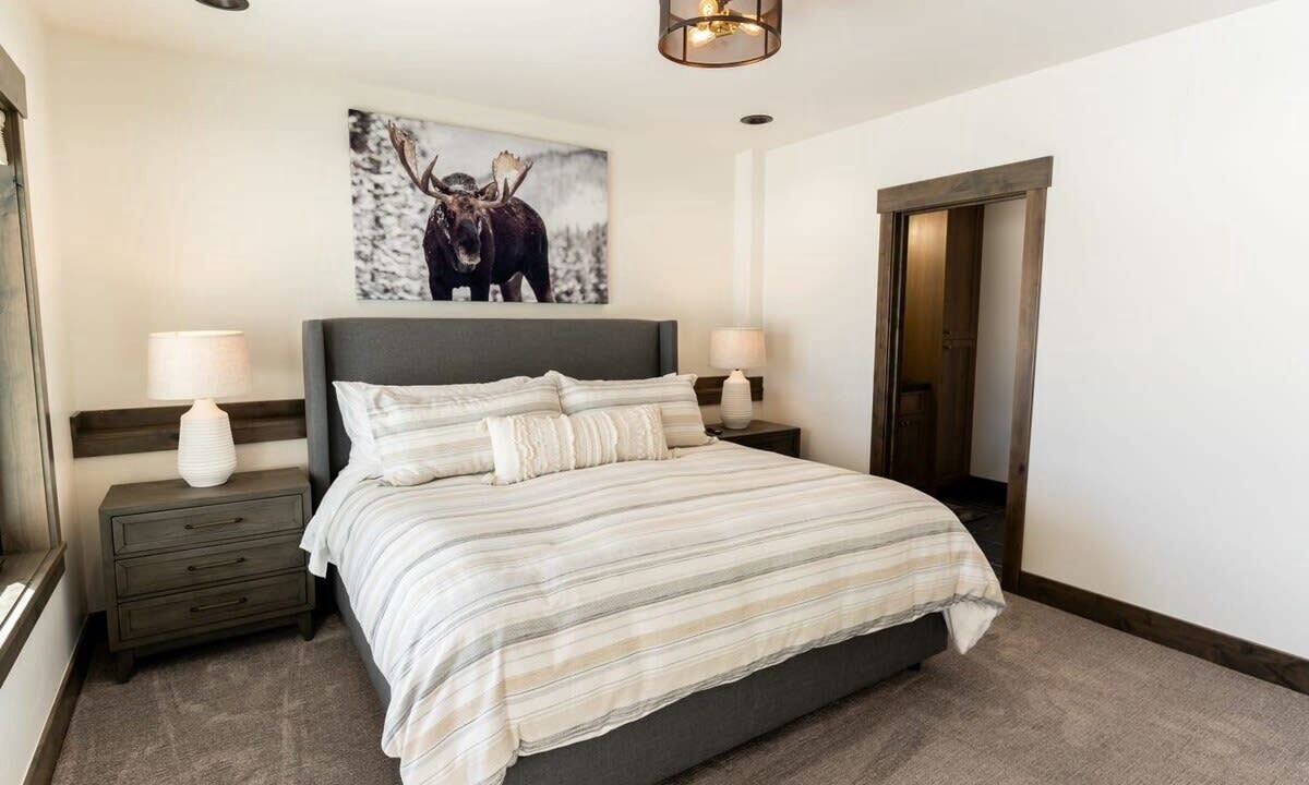 Photo of Bedroom in Island Park
