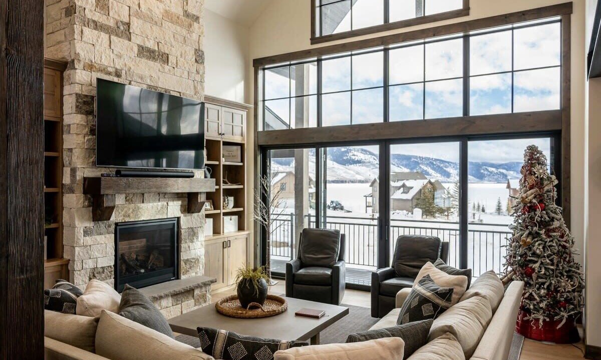 Photo of Livingroom in Island Park