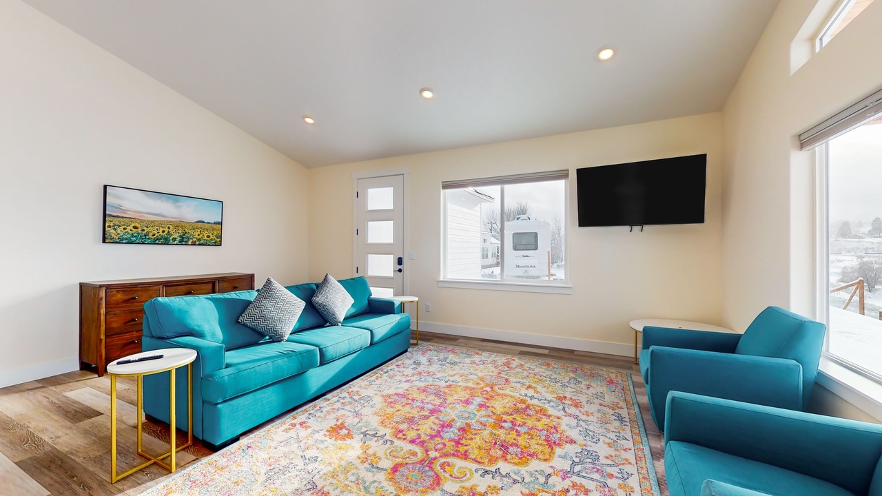 Photo of Livingroom in Manson