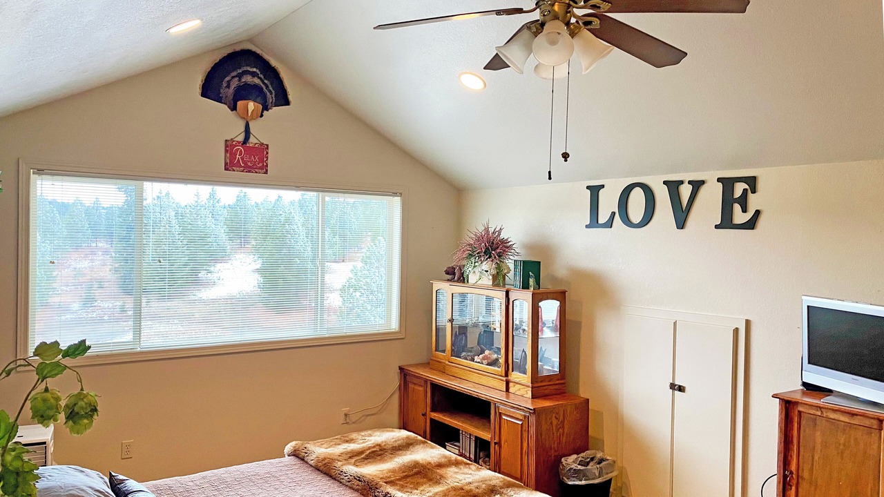 Photo of Bedroom in Ahsahka