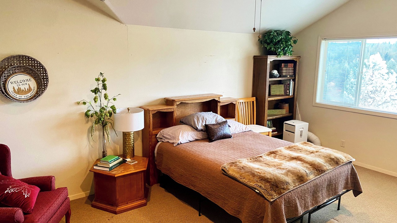 Photo of Bedroom in Ahsahka