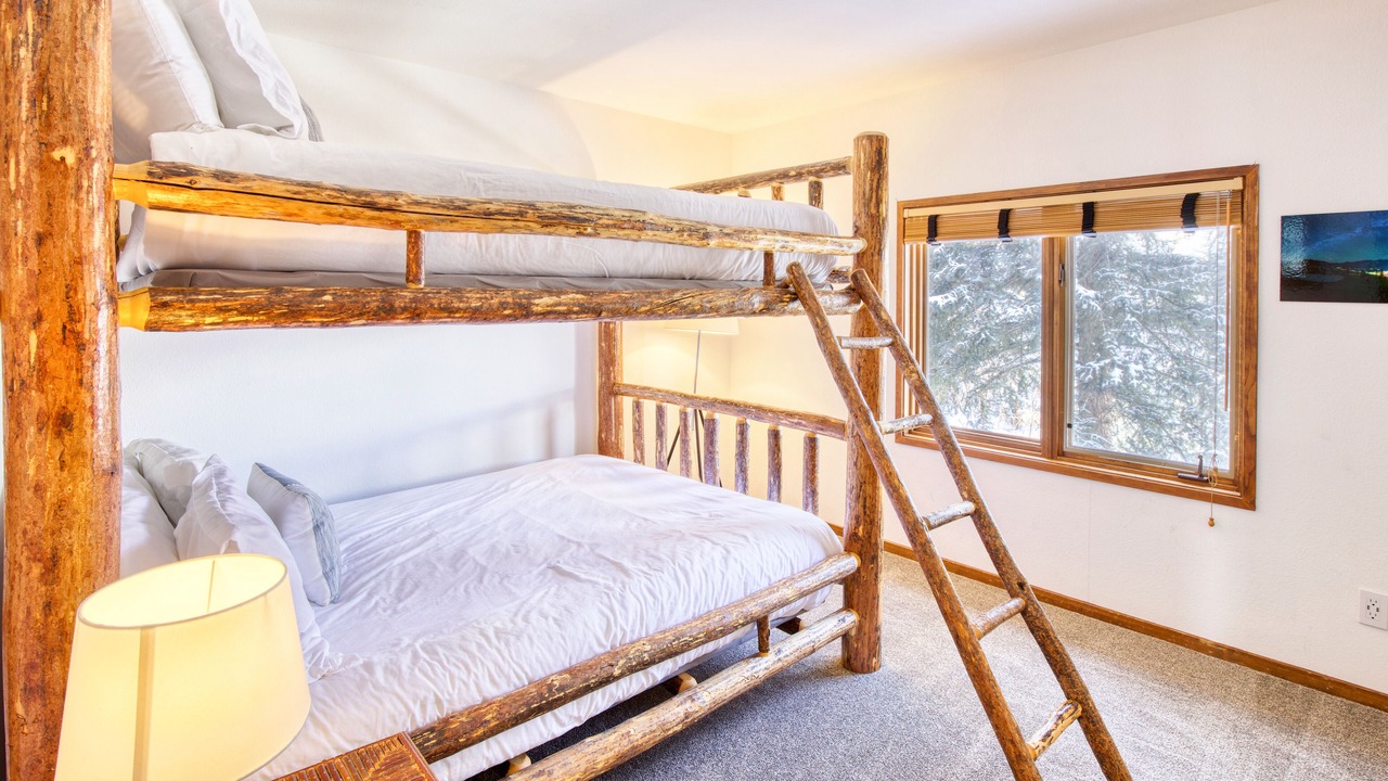 Photo of Bedroom in Elkhorn Village