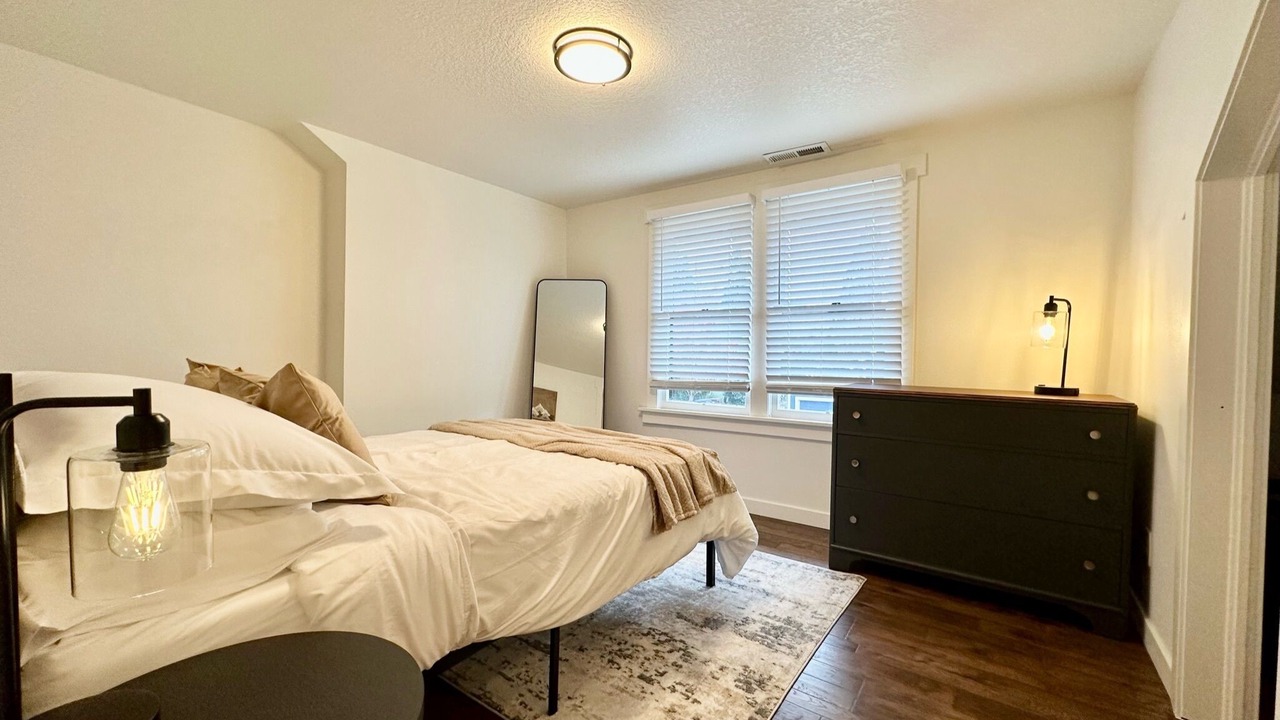 Photo of Bedroom in McLoughlin
