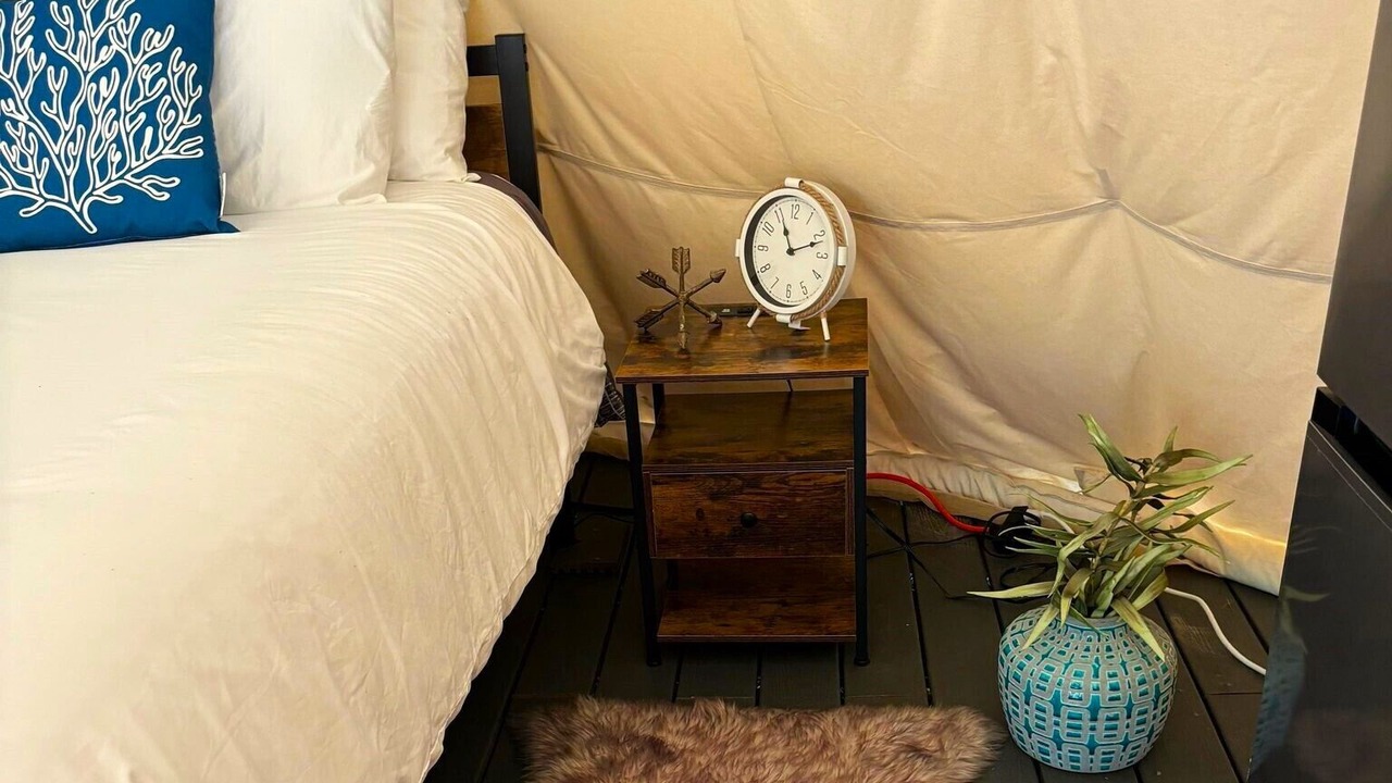 Photo of Bedroom in Cave Junction
