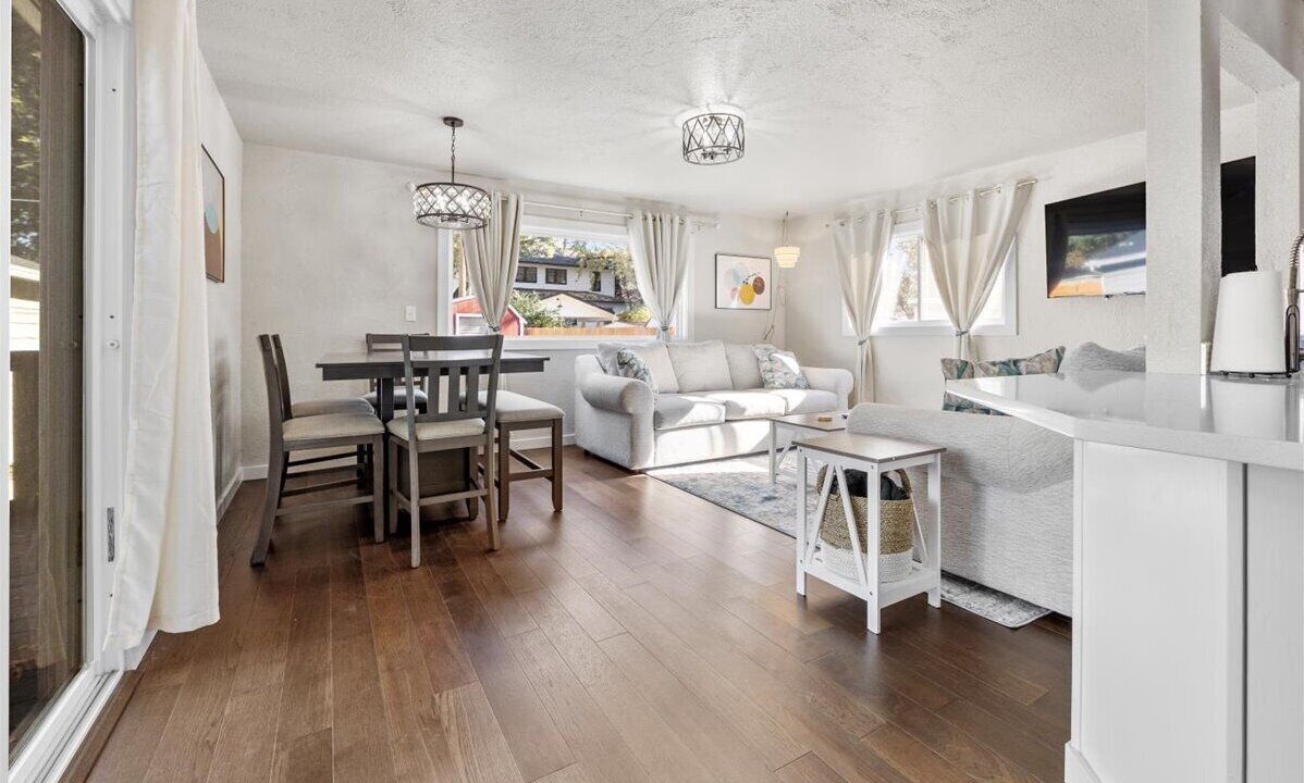 Photo of Livingroom in Sunset