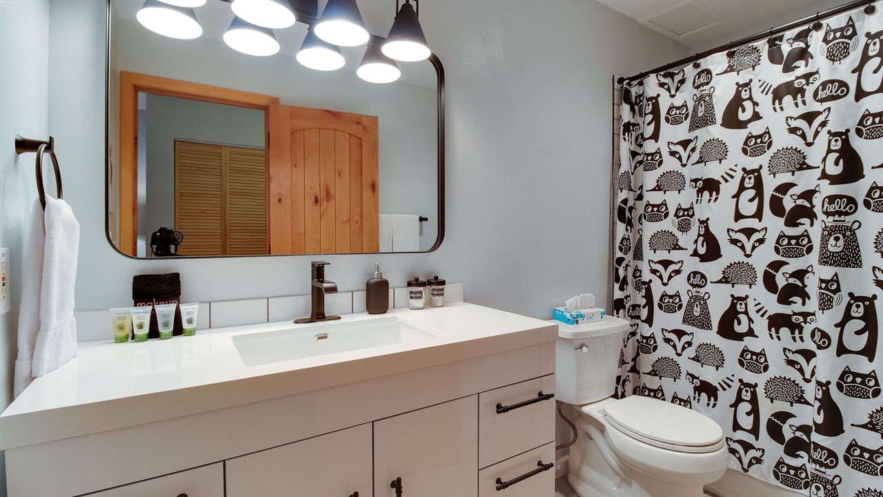 Photo of Bathroom in Sisters