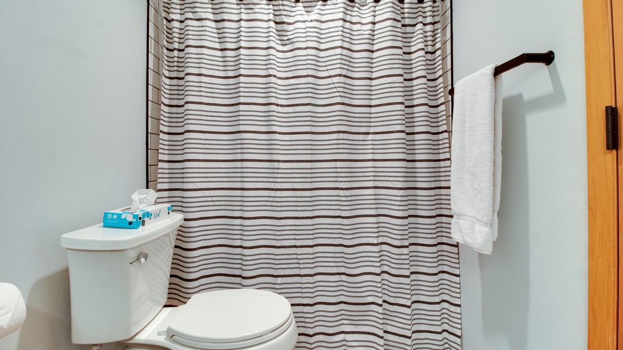 Photo of Bathroom in Sisters
