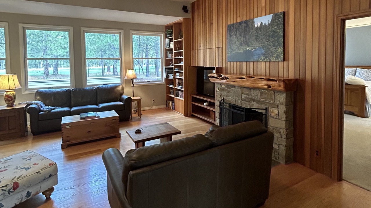 Photo of Livingroom in Black Butte Ranch