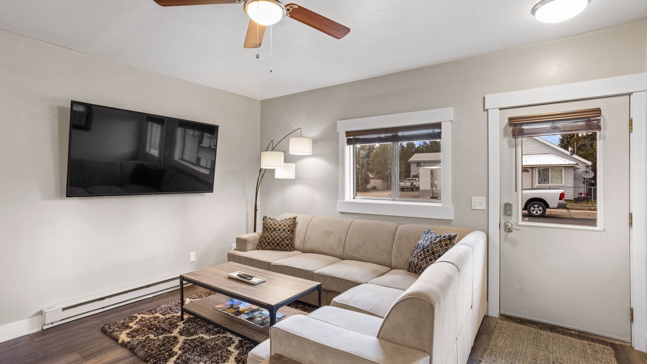 Photo of Livingroom in West Yellowstone
