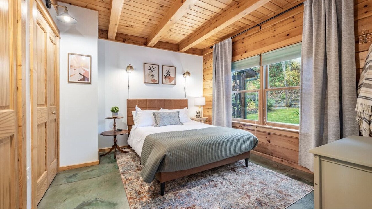 Photo of Bedroom in Port Angeles