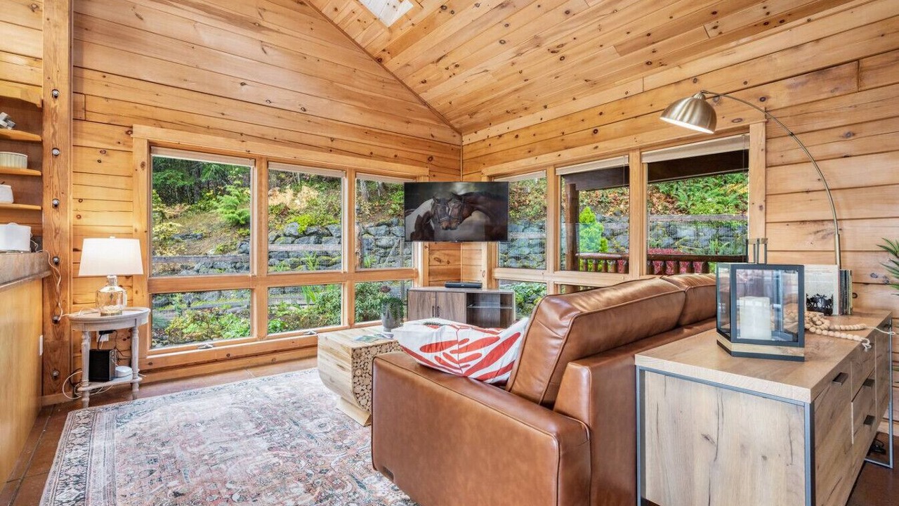 Photo of Livingroom in Port Angeles