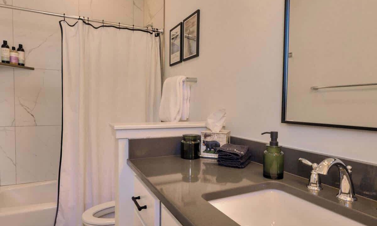 Photo of Bathroom in Gallatin Gateway