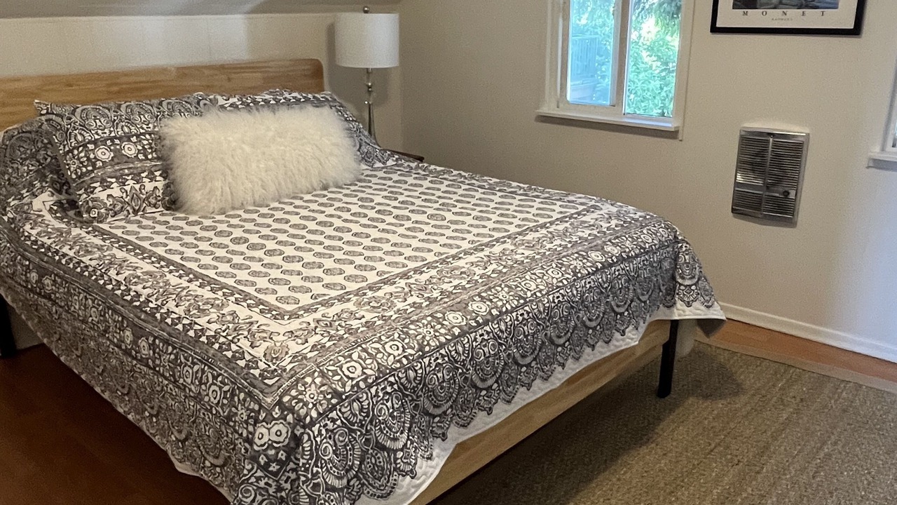Photo of Bedroom in Mid-Beacon Hill