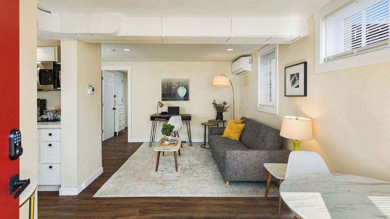 Photo of Livingroom in North End