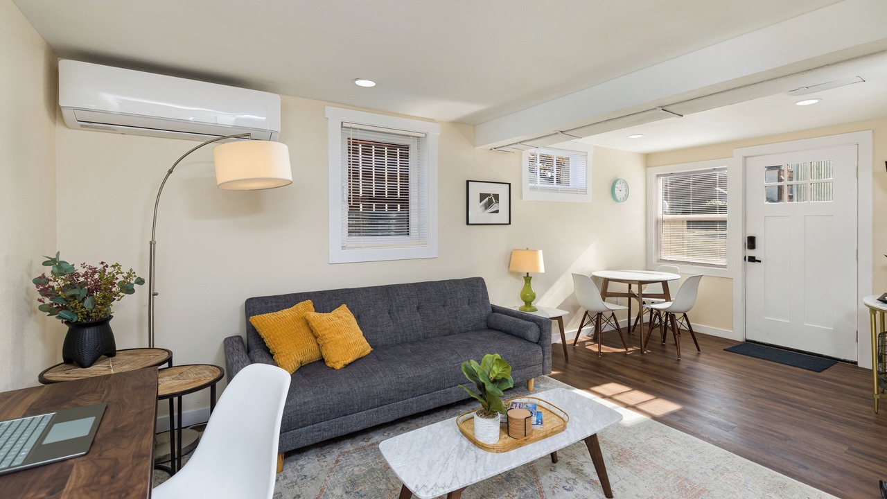 Photo of Livingroom in North End