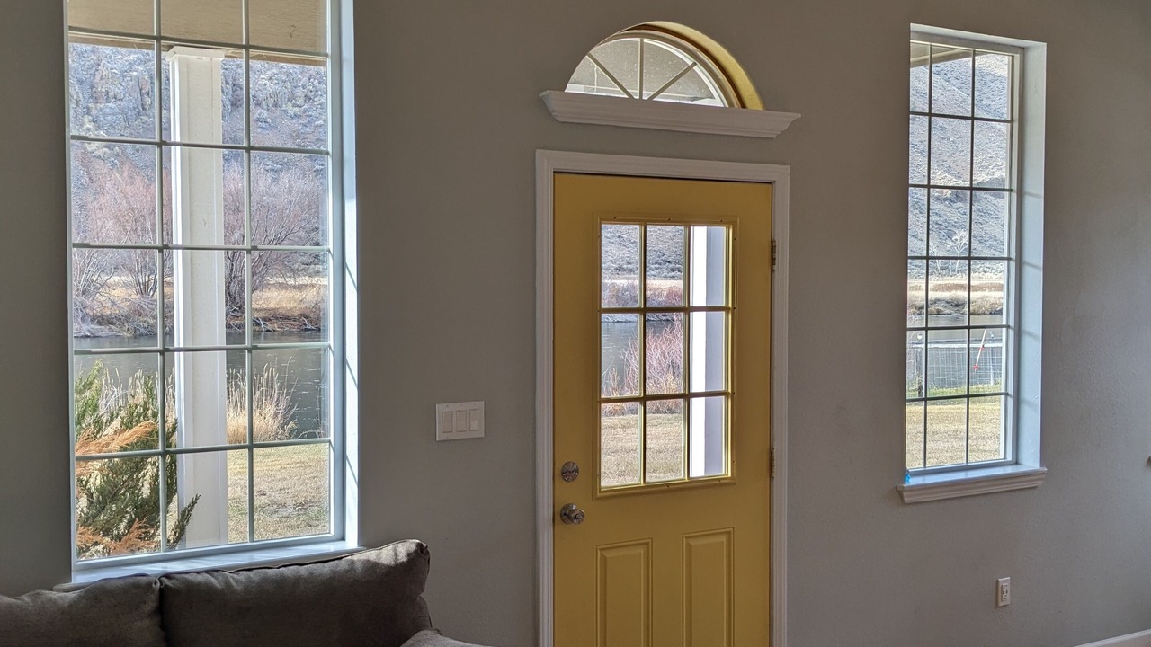 Photo of Livingroom in Salmon