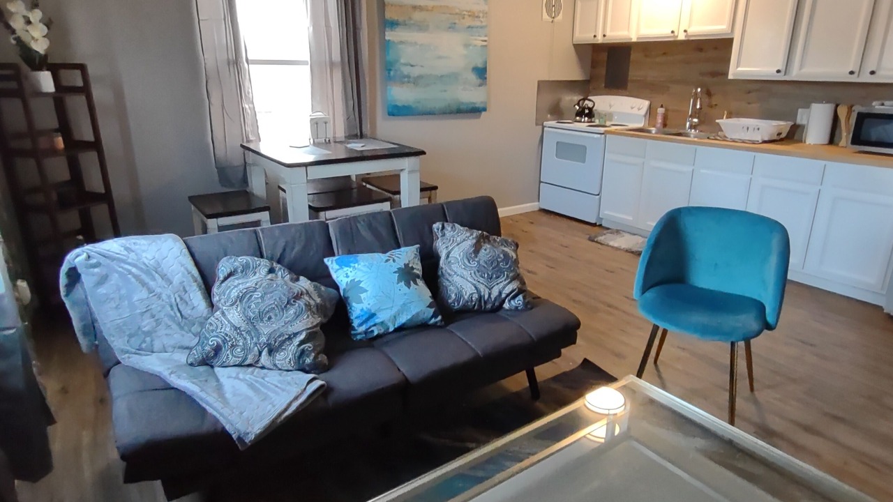 Photo of Livingroom in Garden District