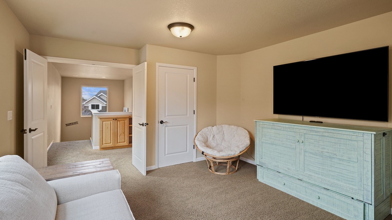 Photo of Livingroom in Old Farm District